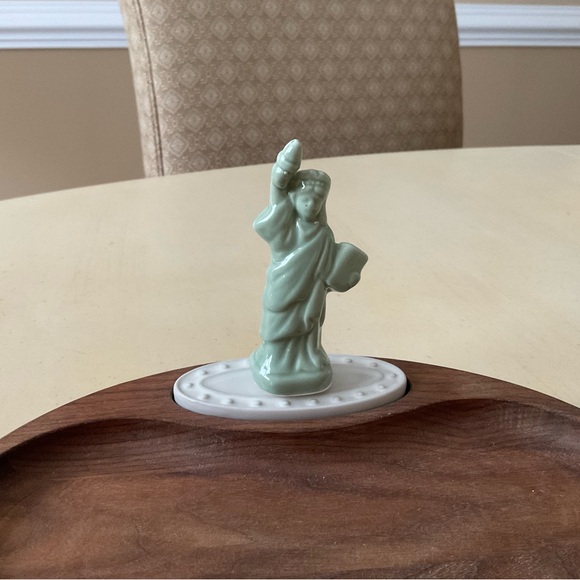Hand Crafted Other - Statue of Liberty Platter Decoration 🗽
